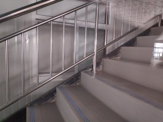 杏花岭内走廊活动房安装 制作鼓楼街玻璃幕彩钢房