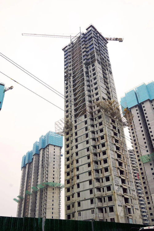 山西建投钢构专业承包的我省首例装配式钢结构高层住宅钢结构主体封顶