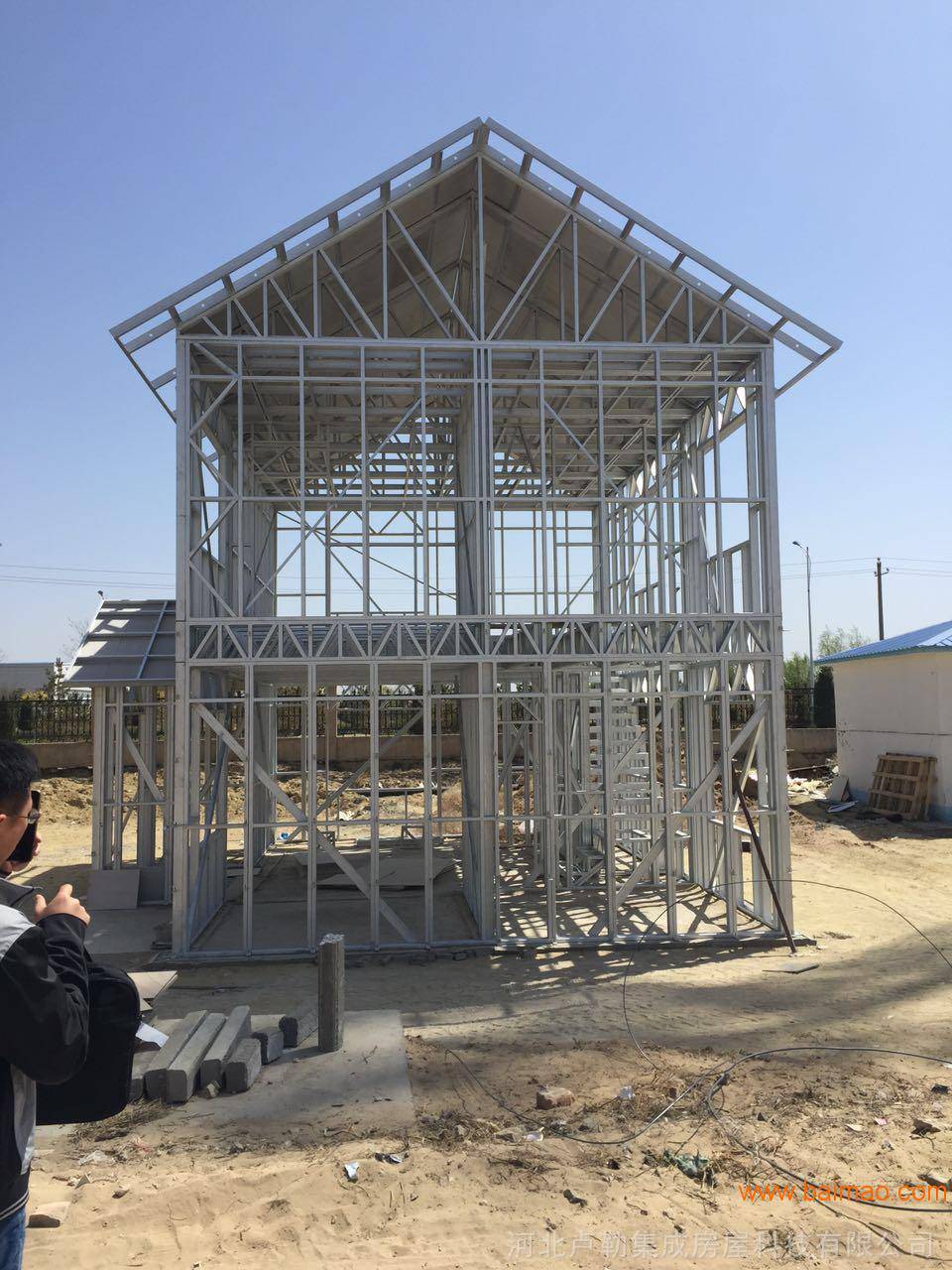 邢台市宁晋县装配式轻钢别墅农村新式钢结构别墅住宅